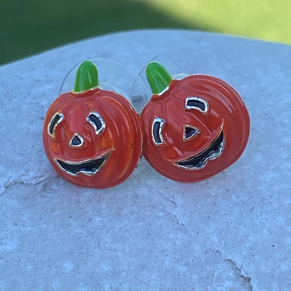 Jack o’ lantern pumpkin stud earrings october Halloween earrings- new never worn - Picture 4 of 7